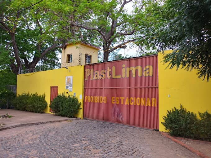 Fachada da PlastLima